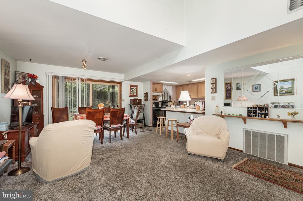 638 CEDAR RIDGE LANE