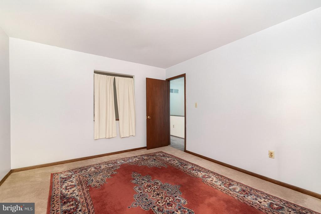 638 CEDAR RIDGE LANE