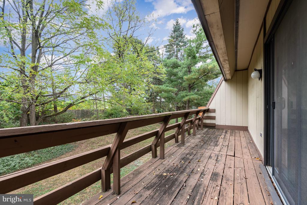 638 CEDAR RIDGE LANE