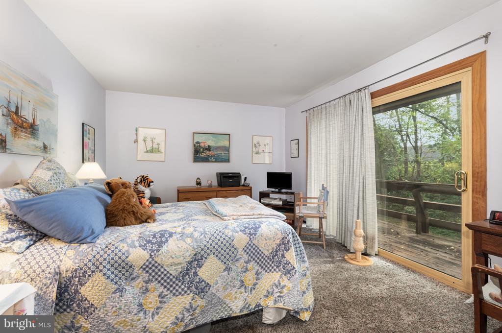 638 CEDAR RIDGE LANE