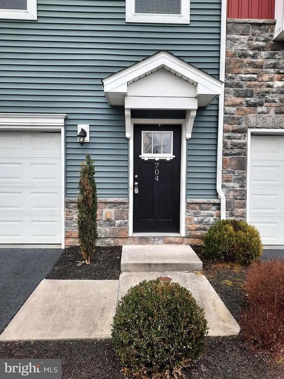 704 ADMIRALS QUAY DRIVE