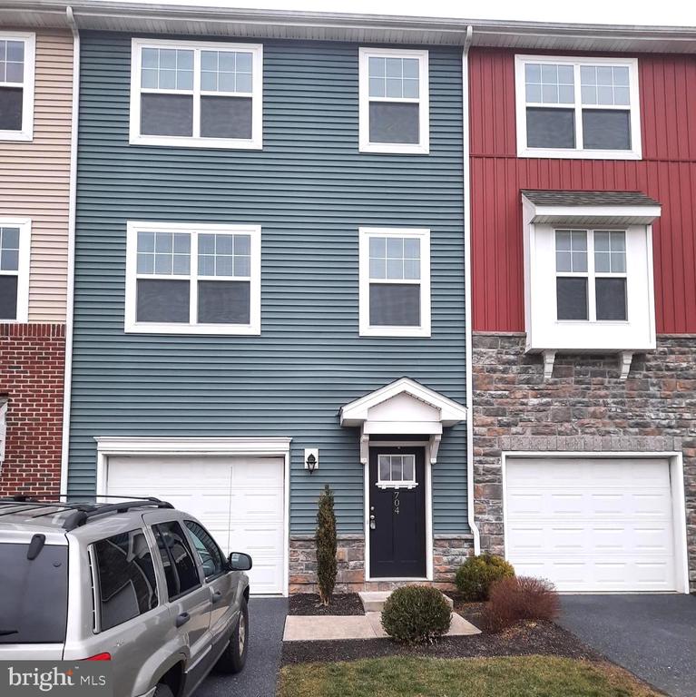 704 ADMIRALS QUAY DRIVE