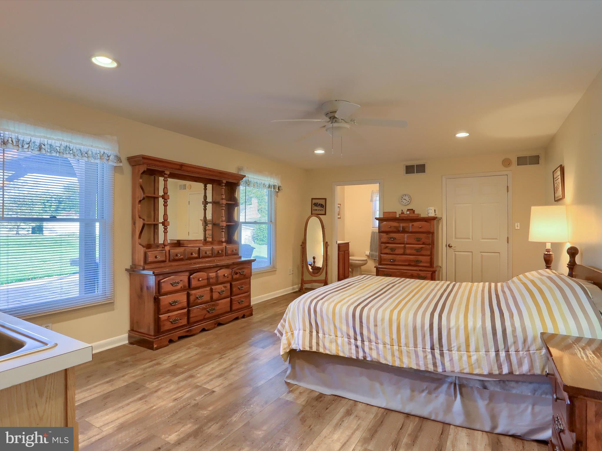 5256 STRATHMORE DRIVE