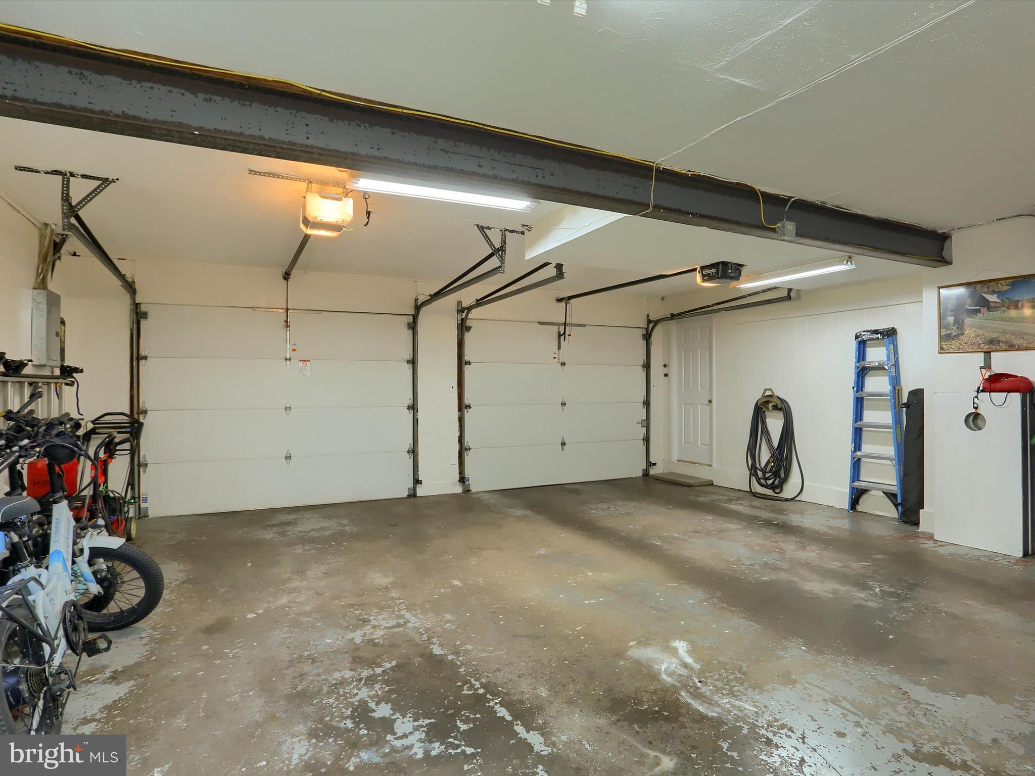 5256 STRATHMORE DRIVE