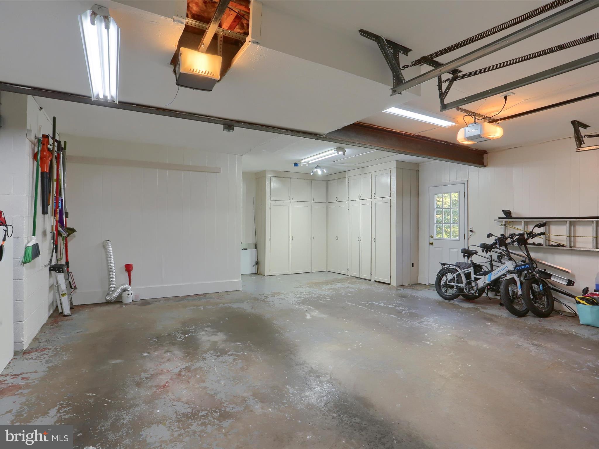 5256 STRATHMORE DRIVE