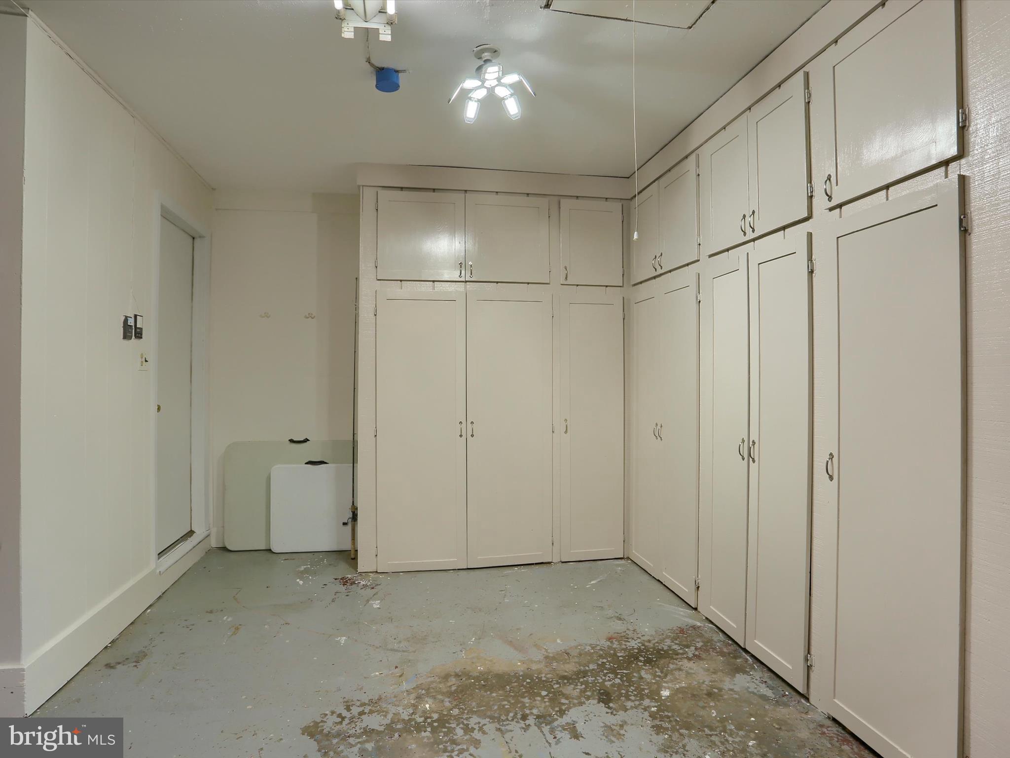 5256 STRATHMORE DRIVE