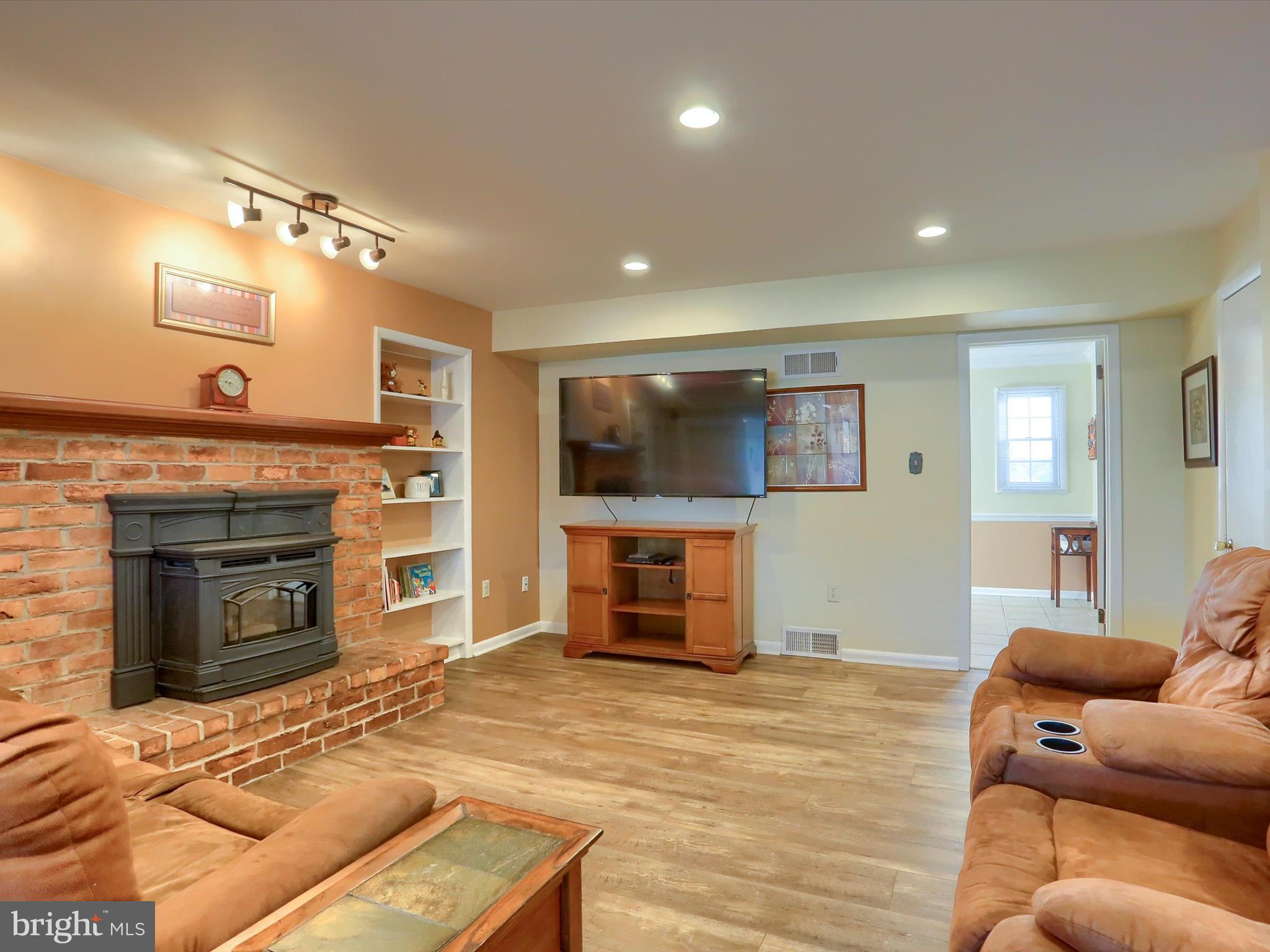 5256 STRATHMORE DRIVE