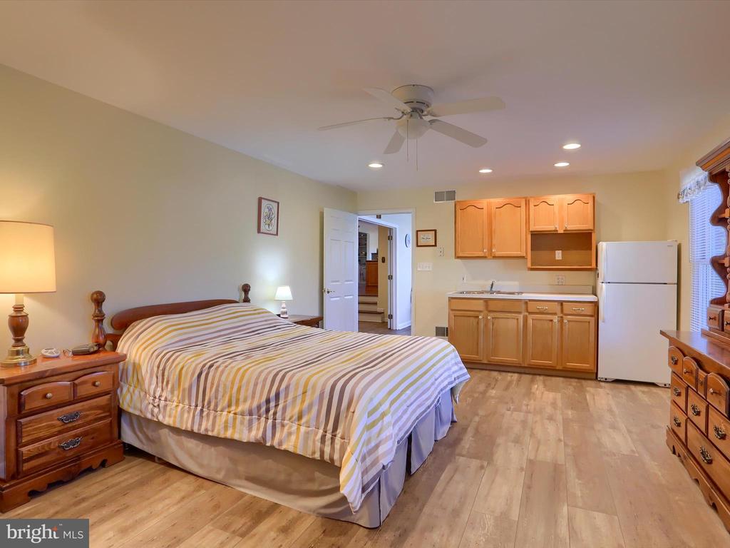 5256 STRATHMORE DRIVE