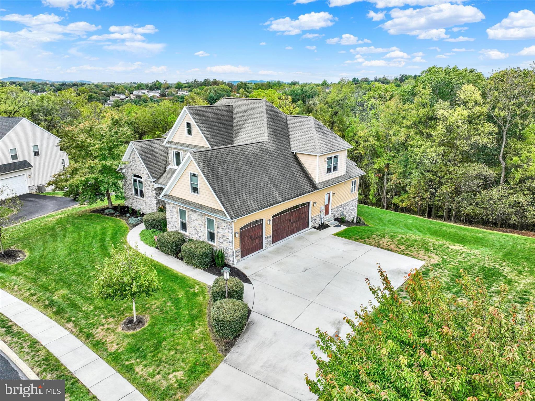 19 MARINA DRIVE