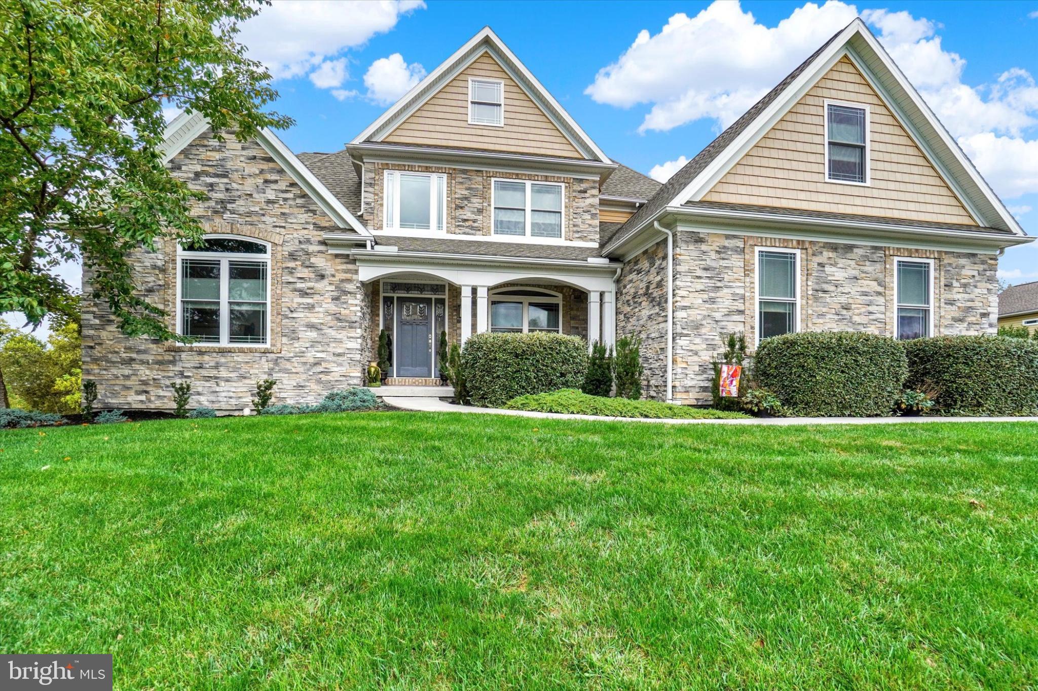 19 MARINA DRIVE