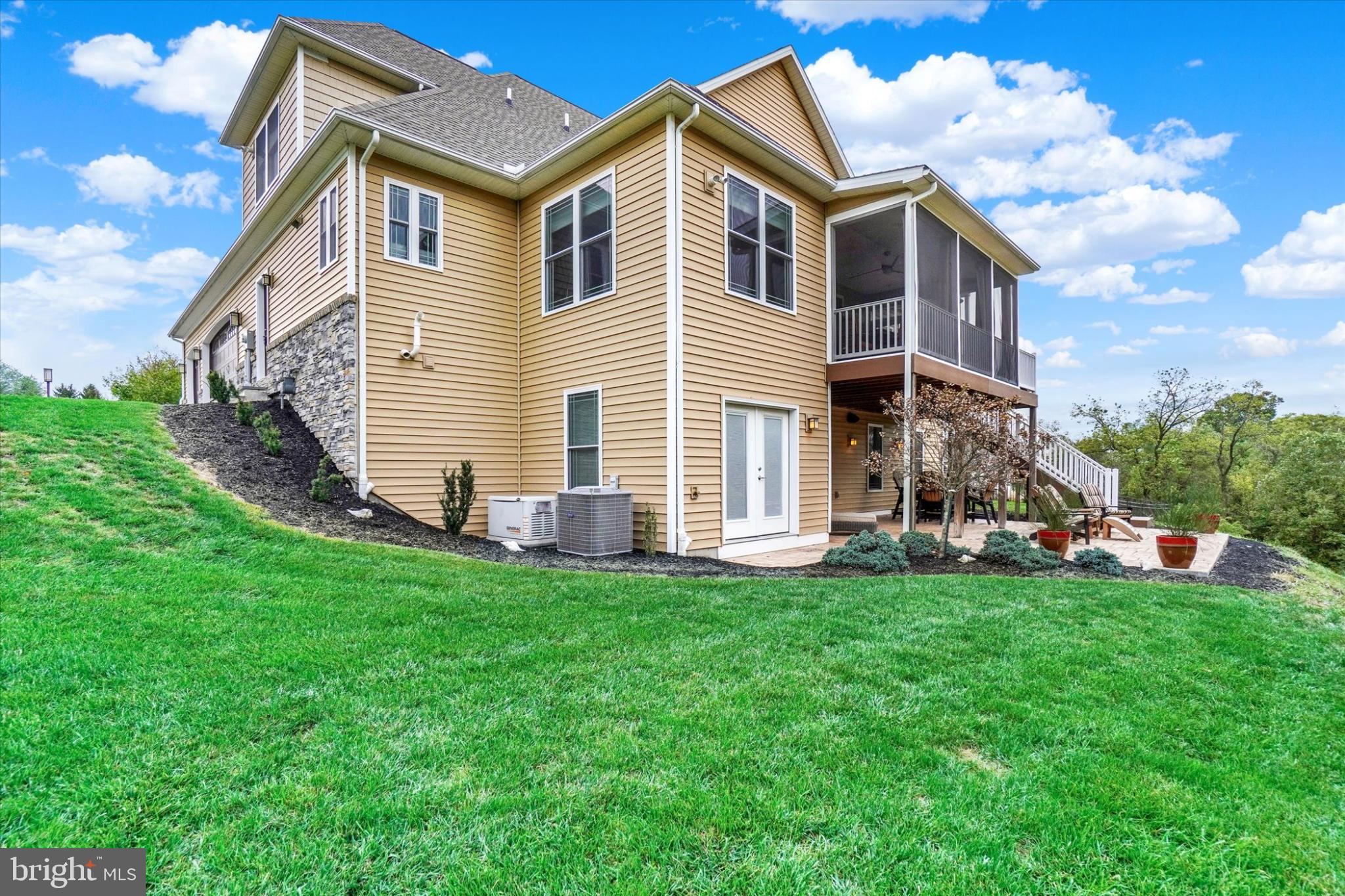 19 MARINA DRIVE