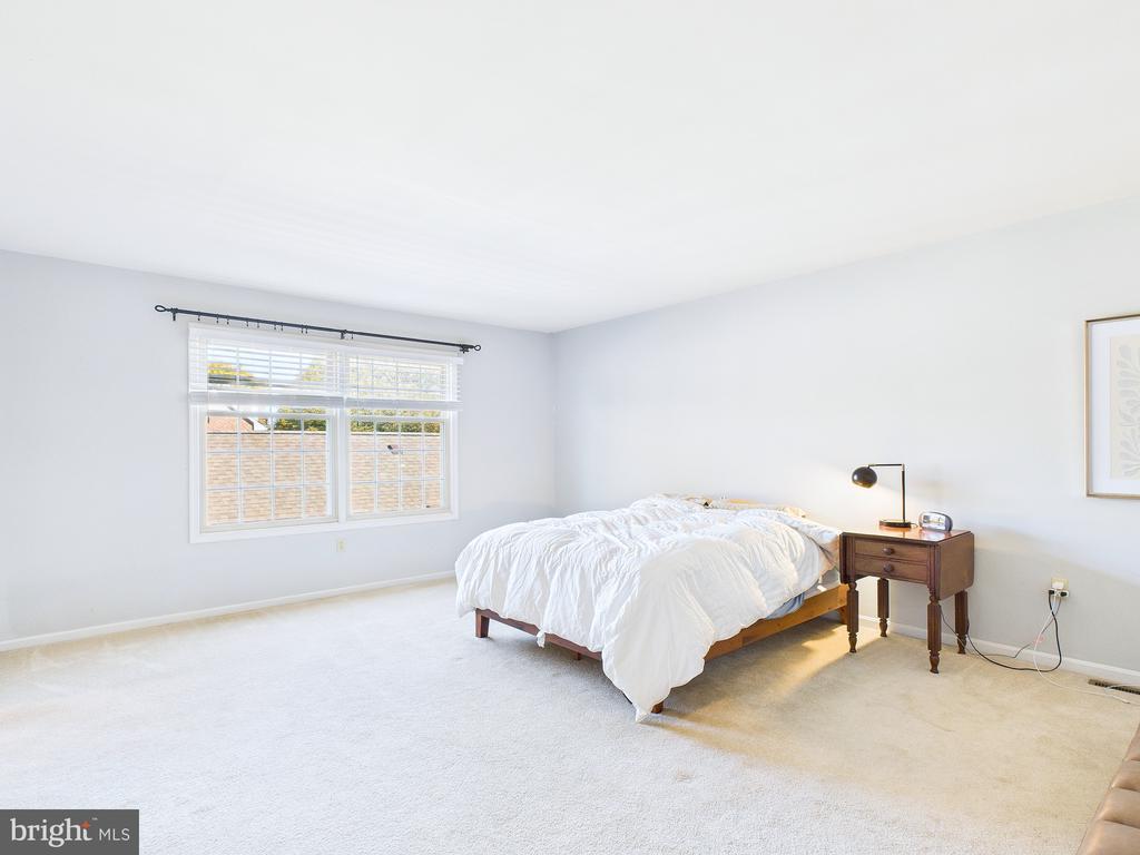 42 KENSINGTON SQUARE