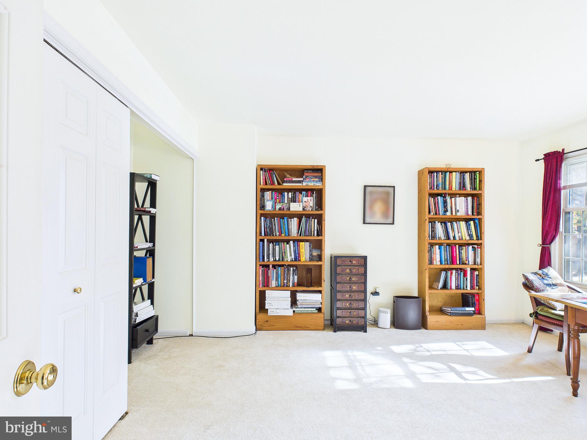 42 KENSINGTON SQUARE