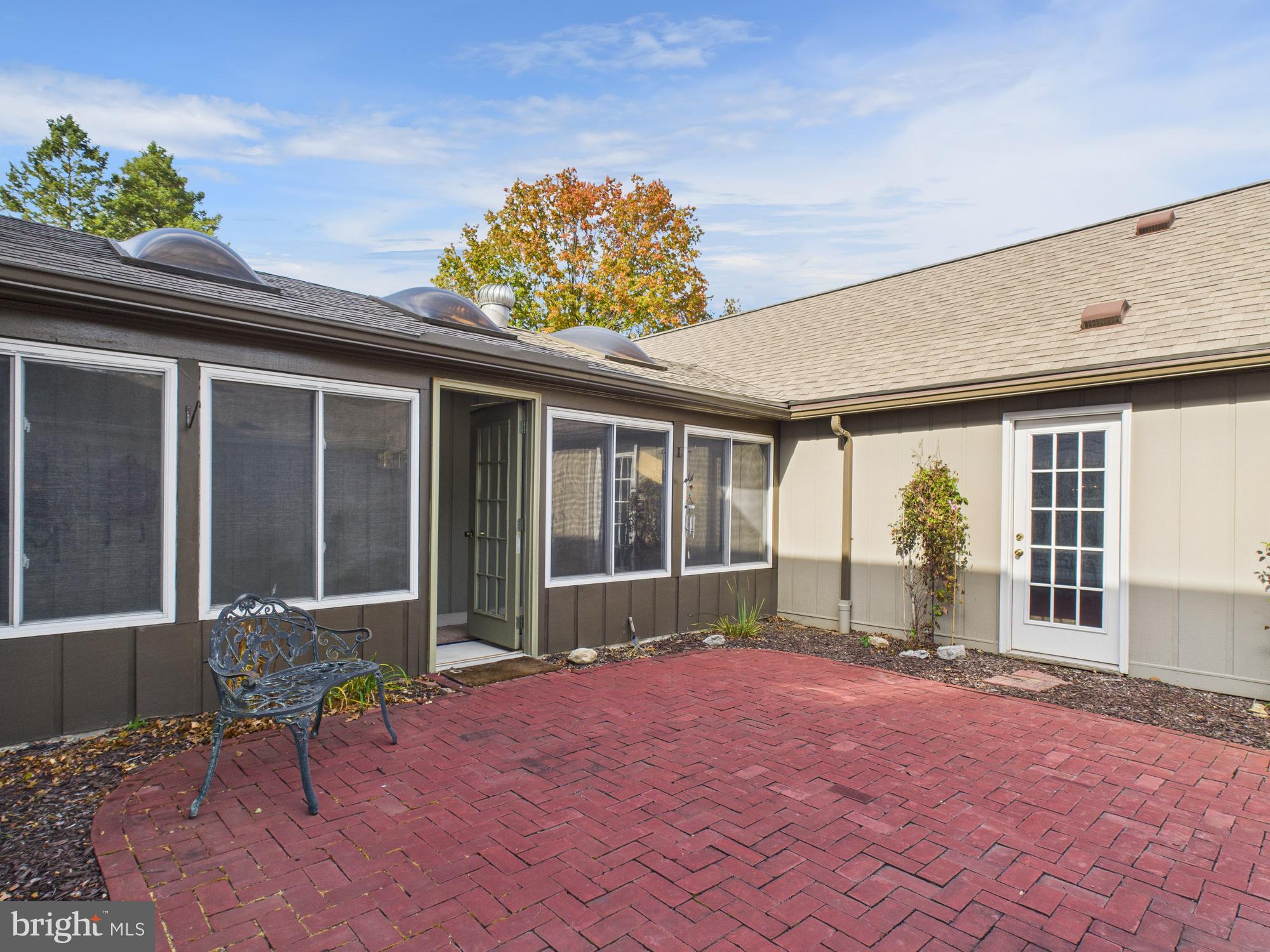 42 KENSINGTON SQUARE