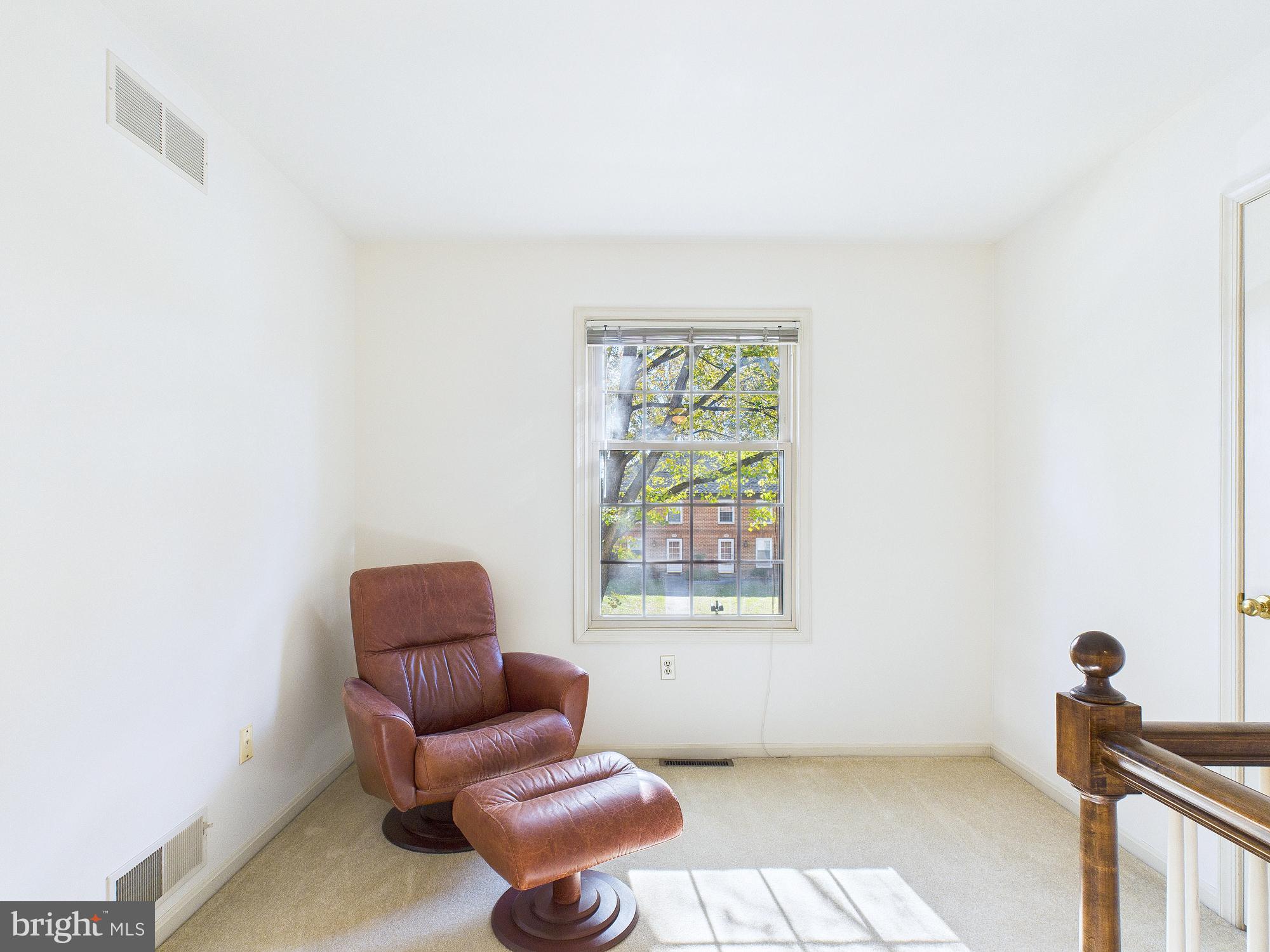 42 KENSINGTON SQUARE