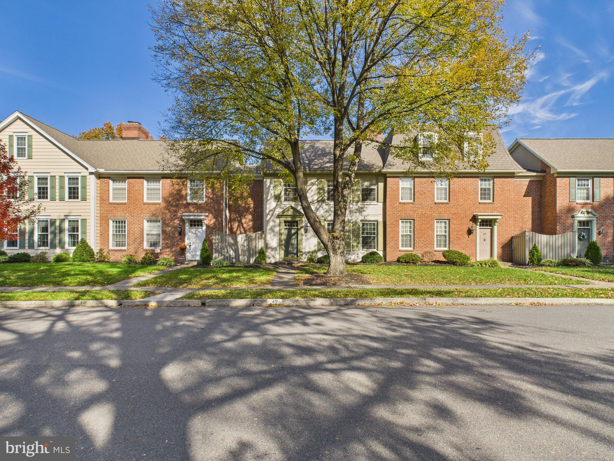 42 KENSINGTON SQUARE