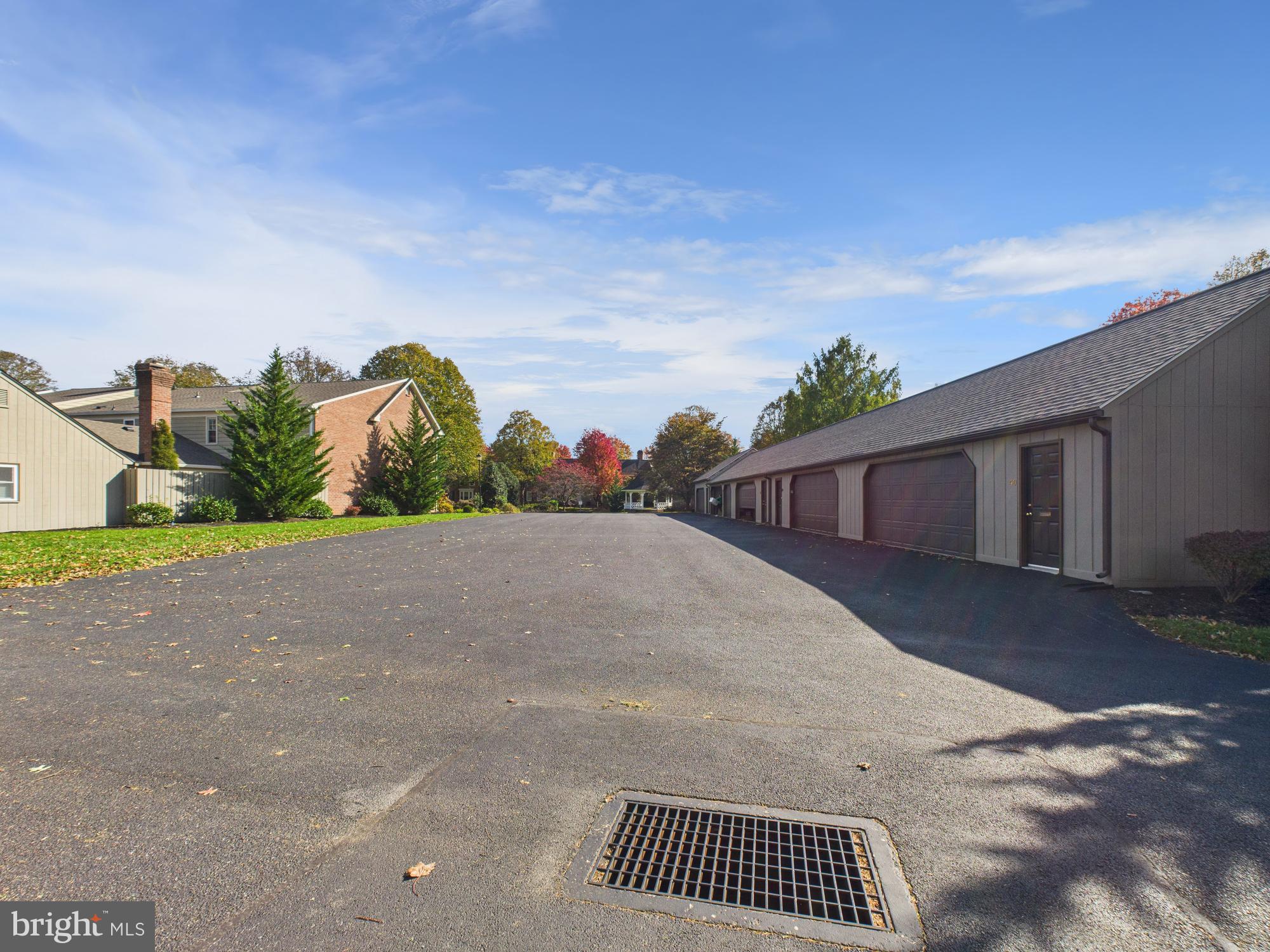 42 KENSINGTON SQUARE