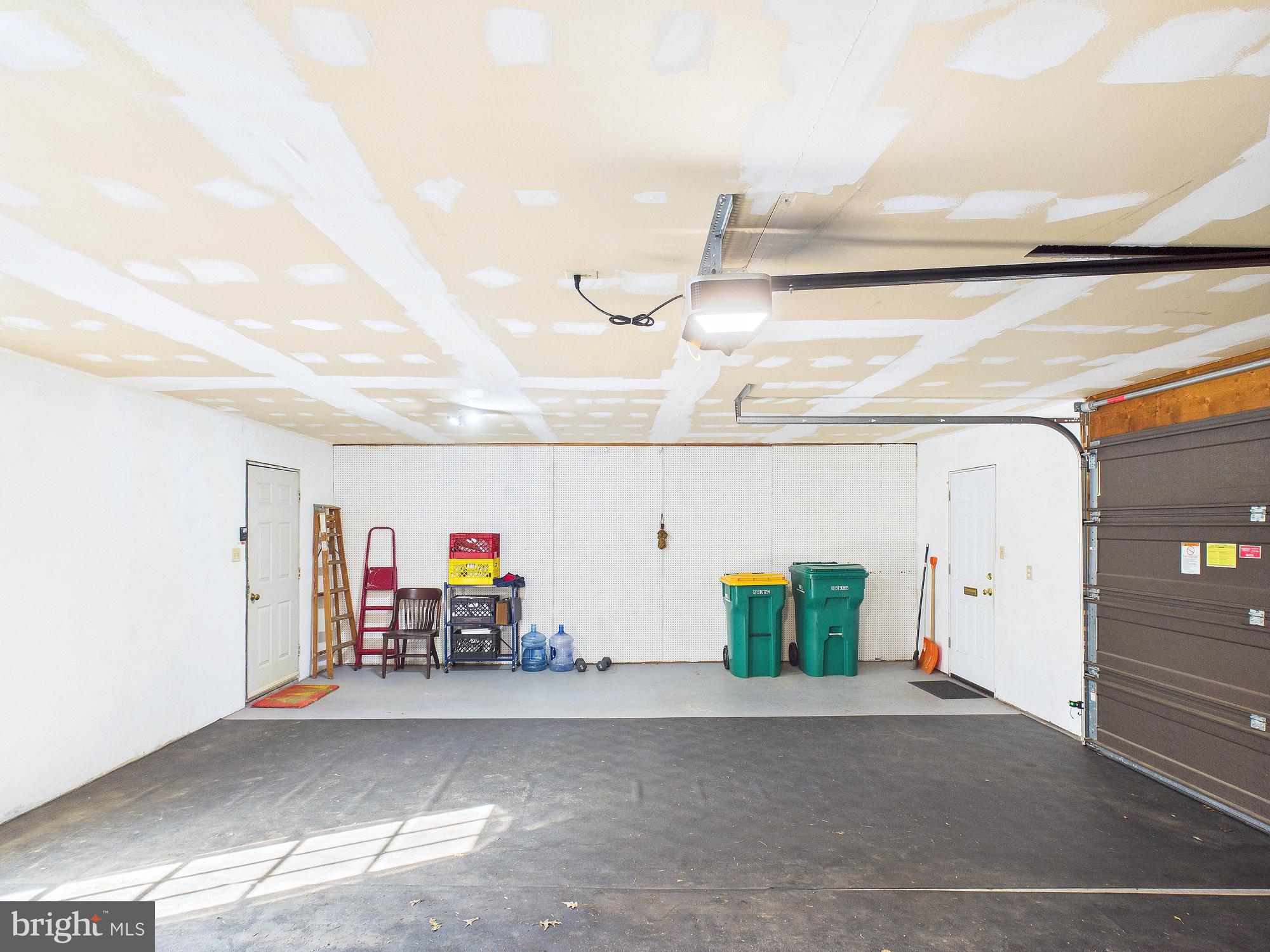 42 KENSINGTON SQUARE