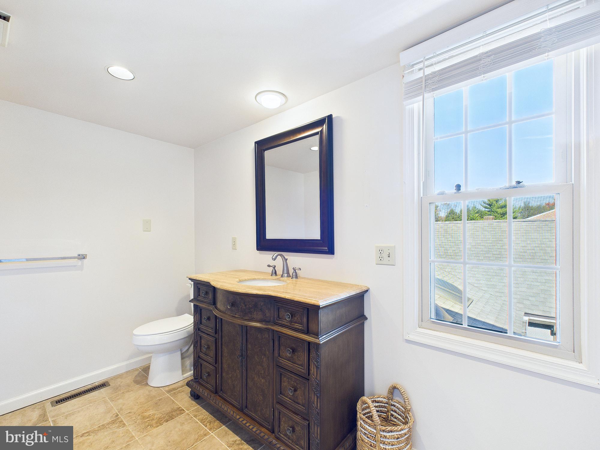 42 KENSINGTON SQUARE