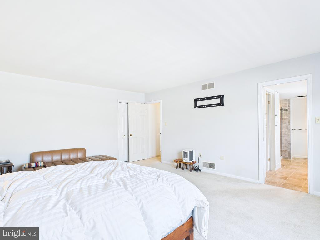 42 KENSINGTON SQUARE