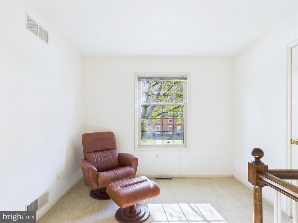 42 KENSINGTON SQUARE