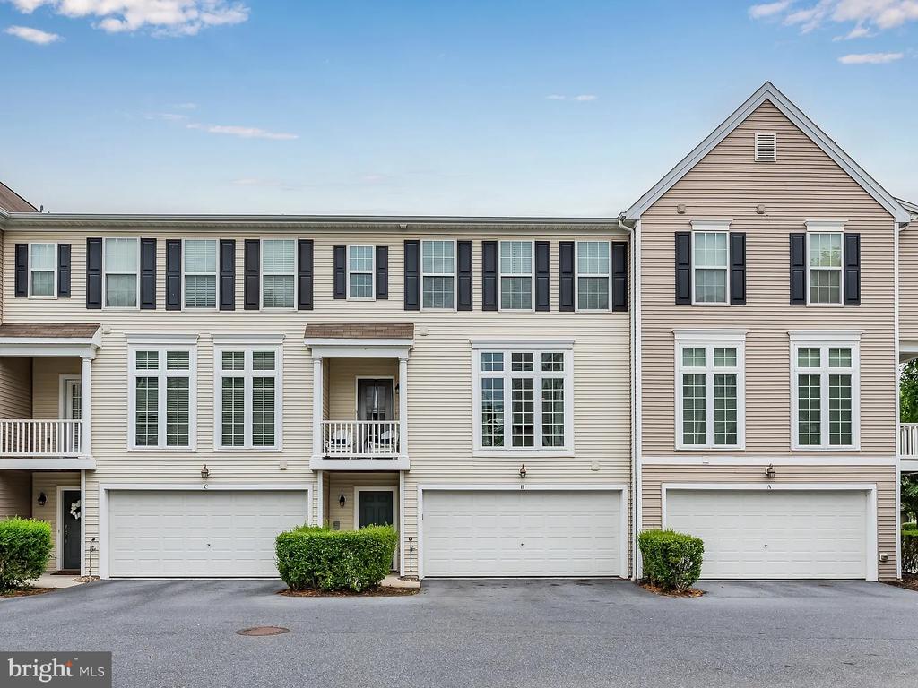 3025 MERIDIAN COMMONS B