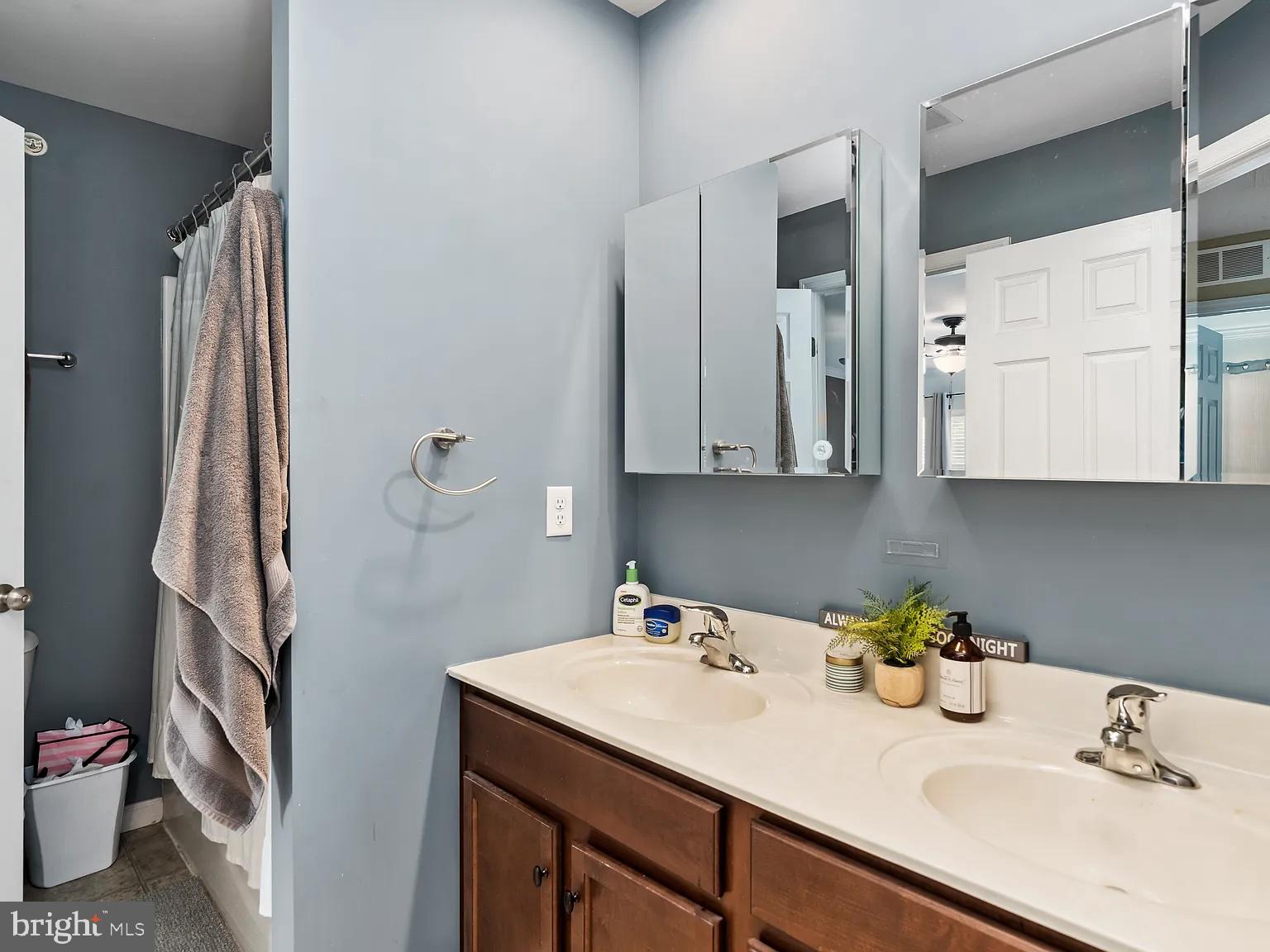 3025 MERIDIAN COMMONS B