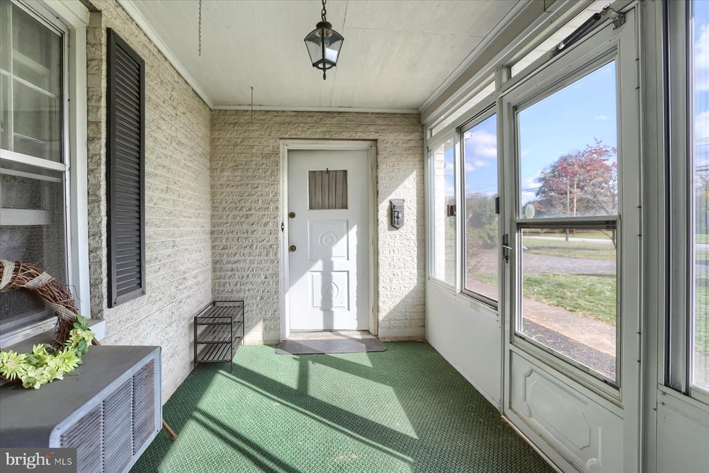 950 W TRINDLE ROAD