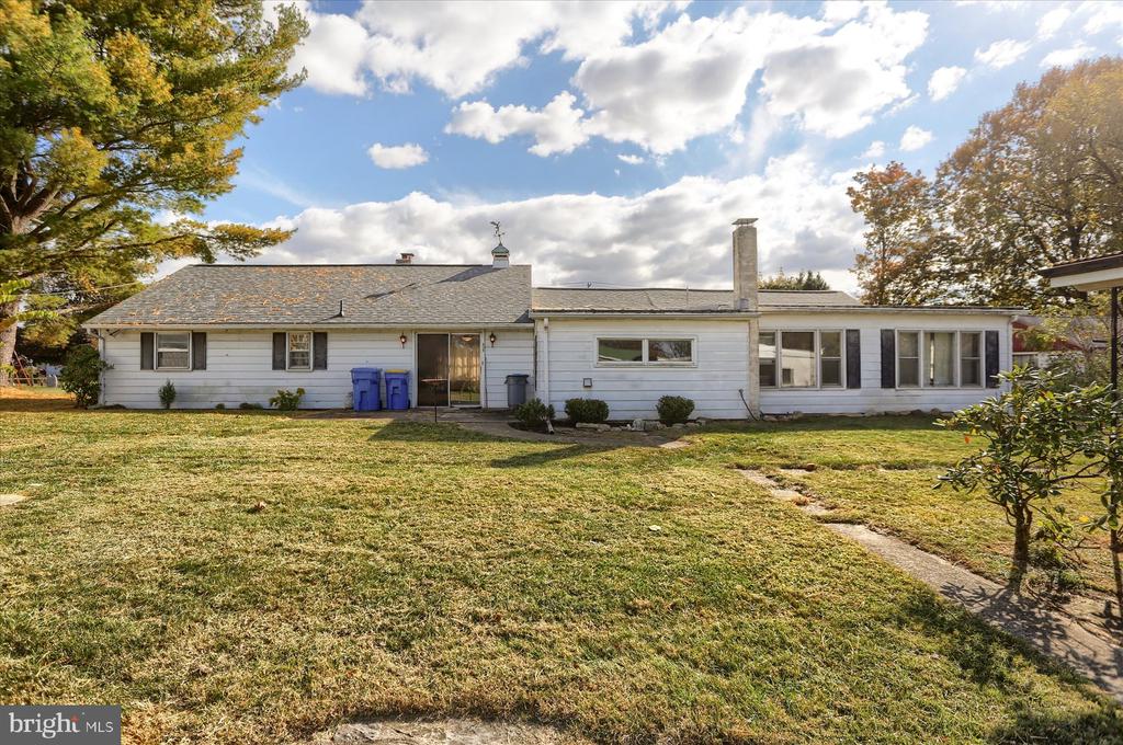 950 W TRINDLE ROAD