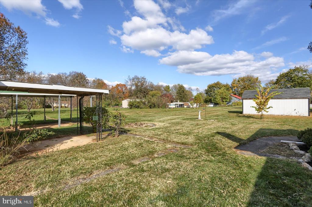 950 W TRINDLE ROAD