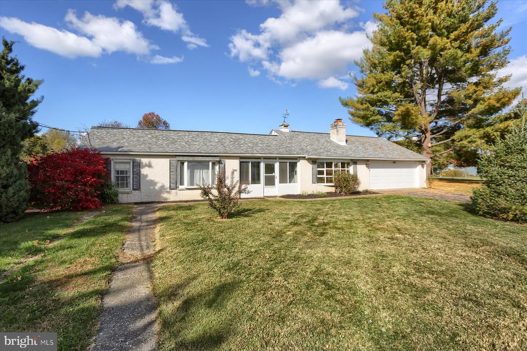 950 W TRINDLE ROAD