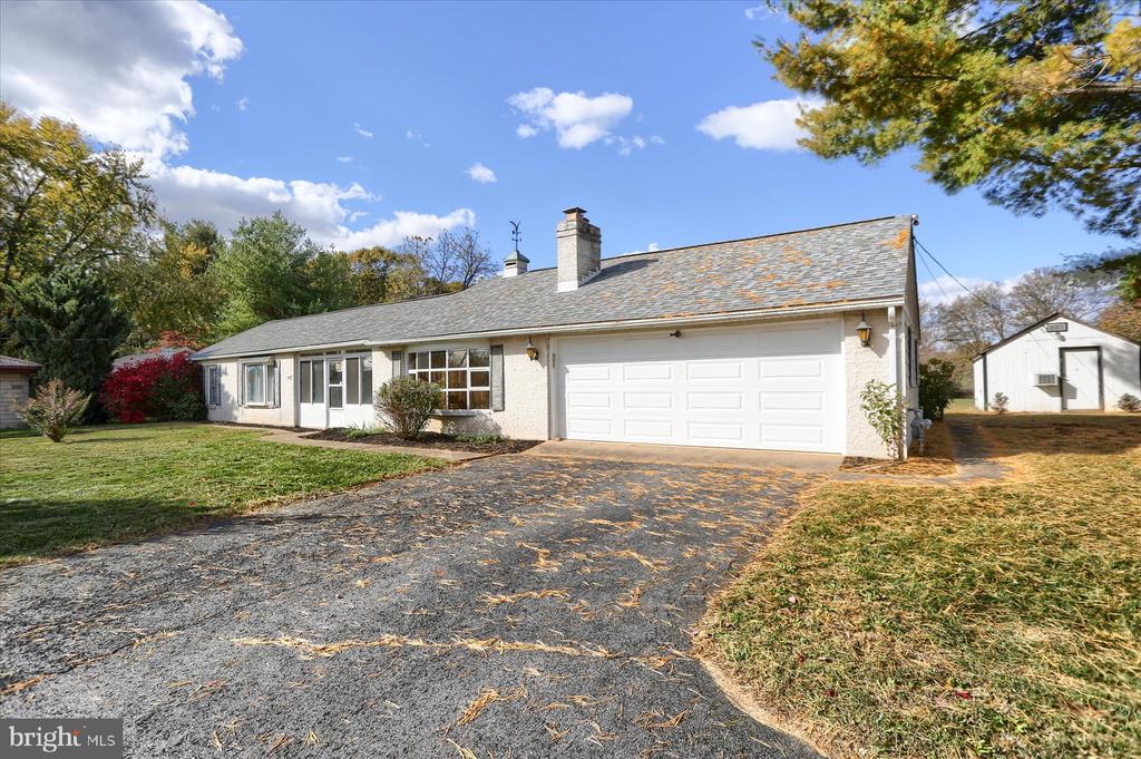 950 W TRINDLE ROAD