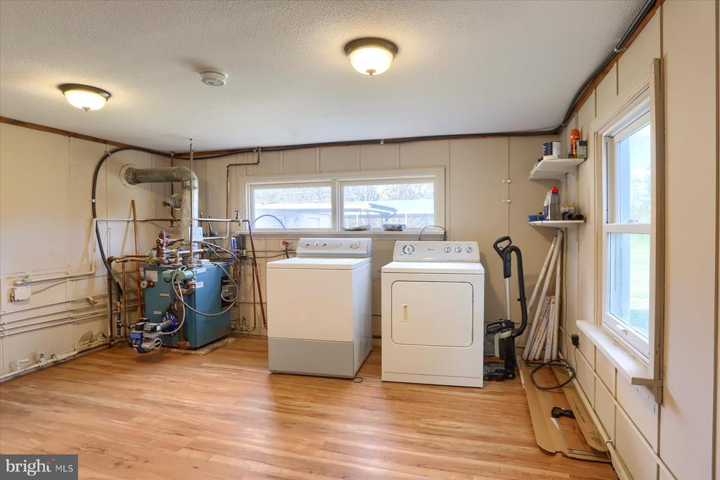 950 W TRINDLE ROAD