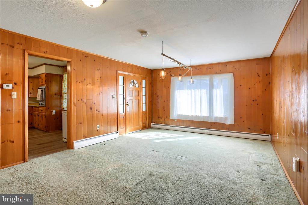 950 W TRINDLE ROAD