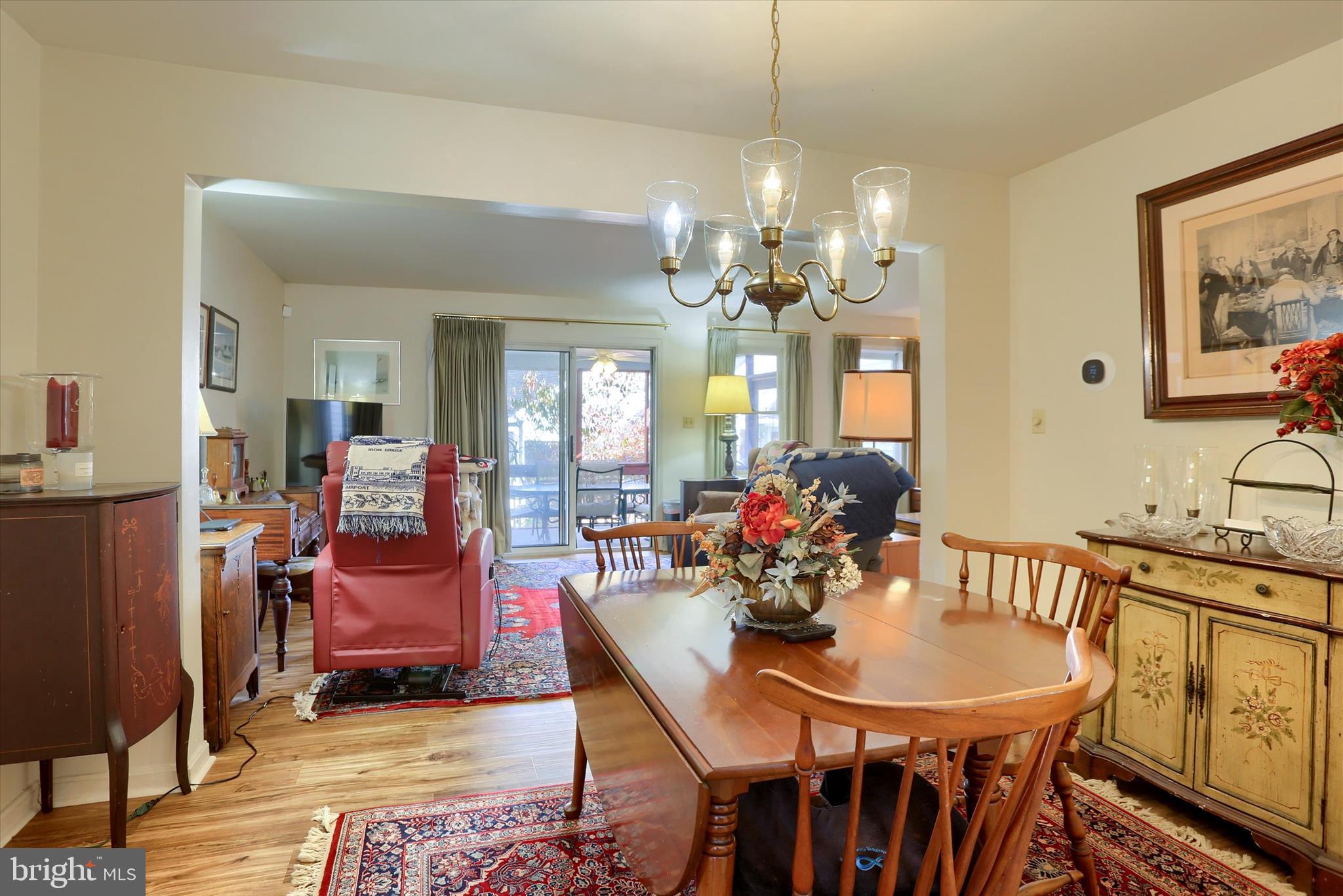 1402 RED MAPLE COURT