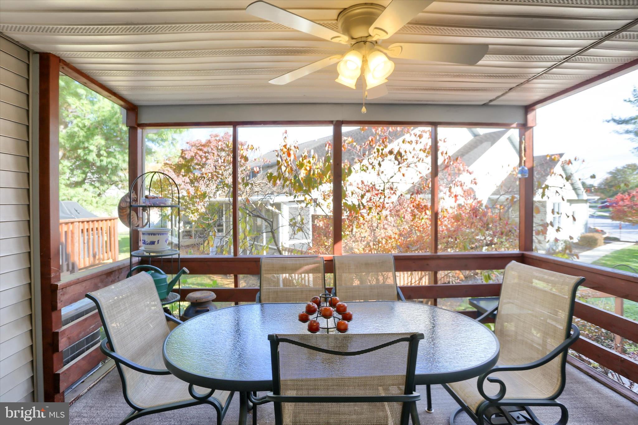 1402 RED MAPLE COURT