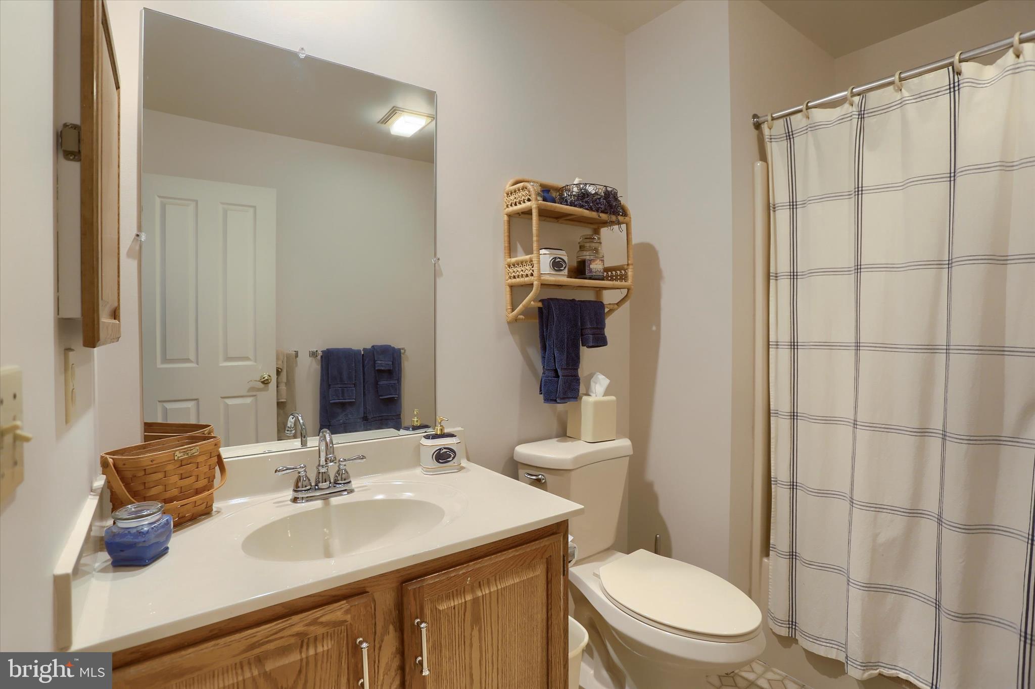 1402 RED MAPLE COURT