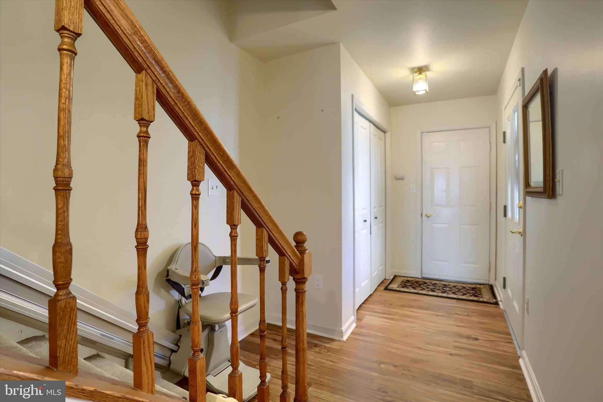 1402 RED MAPLE COURT