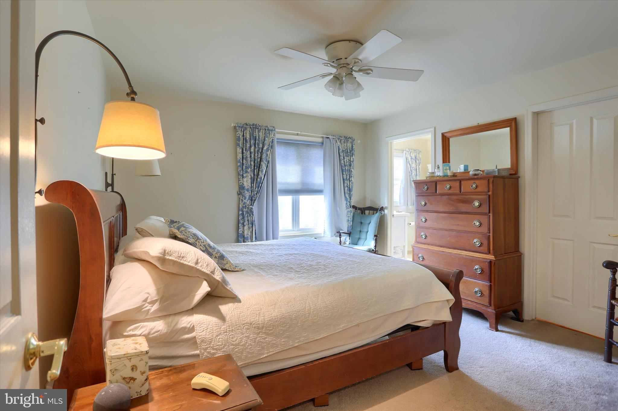 1402 RED MAPLE COURT