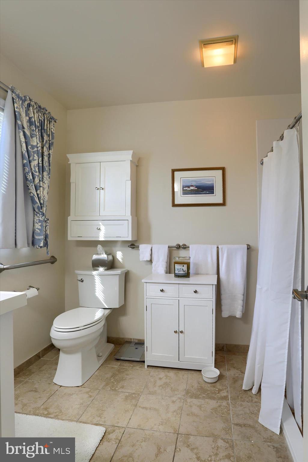 1402 RED MAPLE COURT