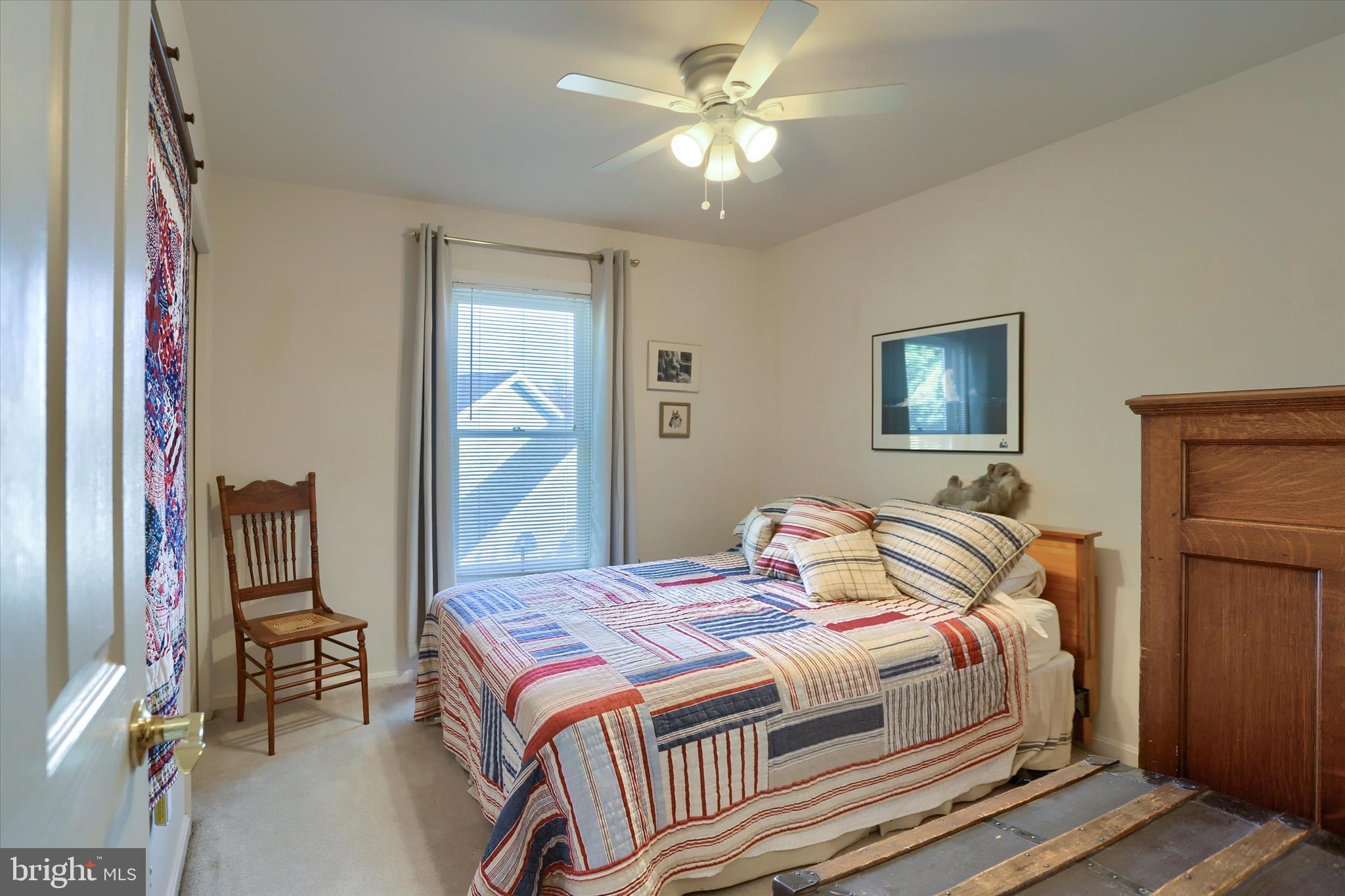 1402 RED MAPLE COURT