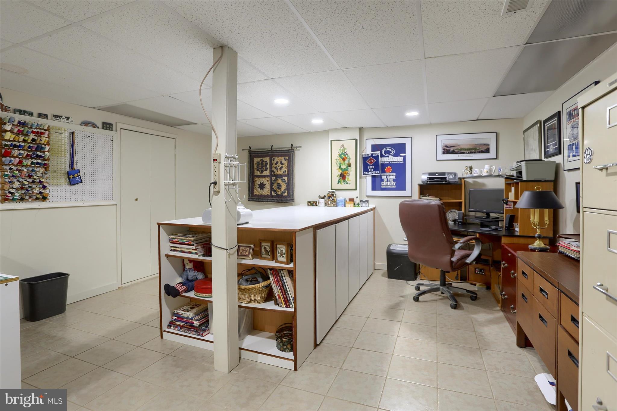 1402 RED MAPLE COURT