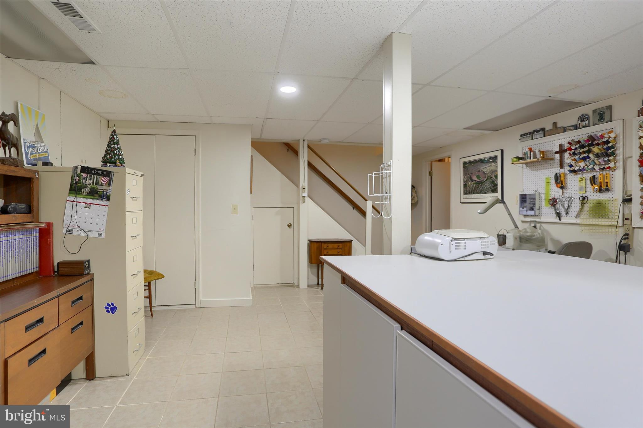 1402 RED MAPLE COURT