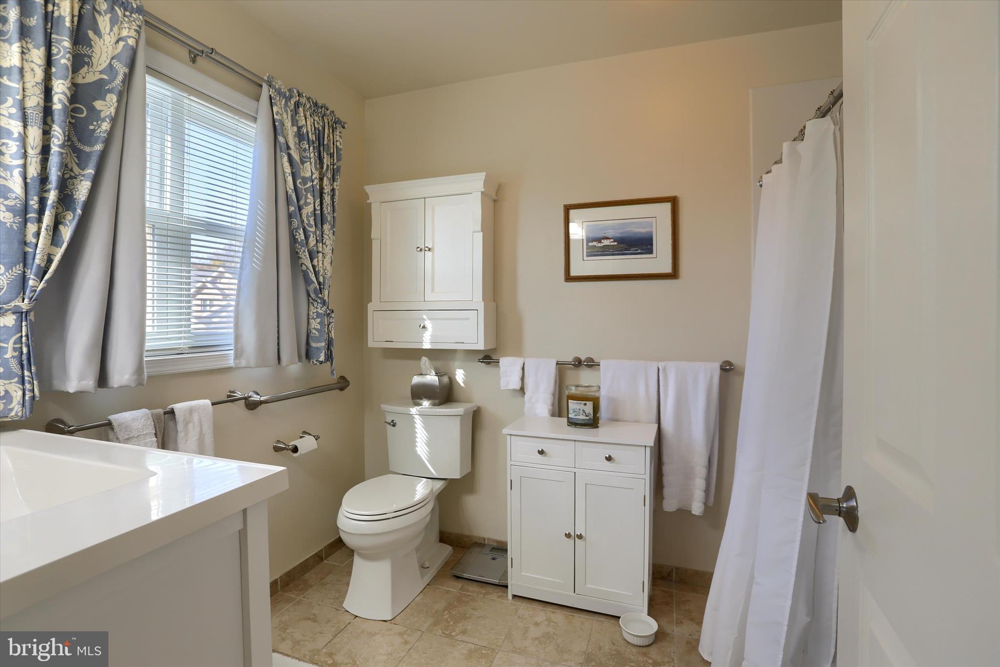 1402 RED MAPLE COURT