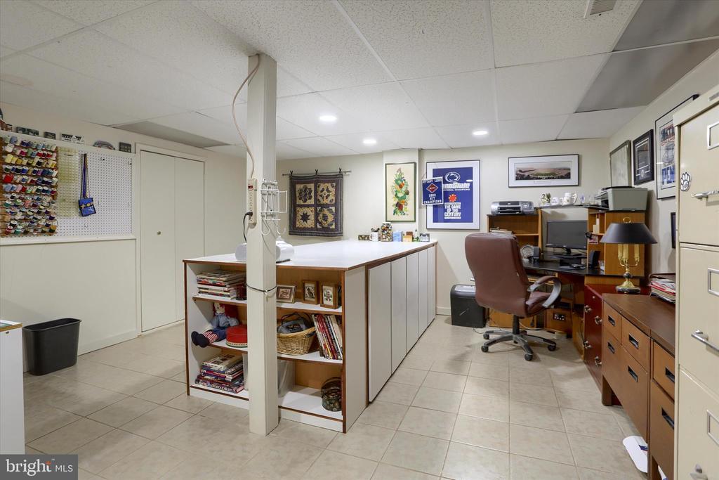 1402 RED MAPLE COURT