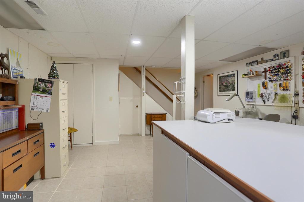 1402 RED MAPLE COURT