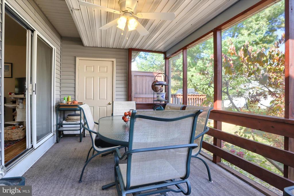 1402 RED MAPLE COURT