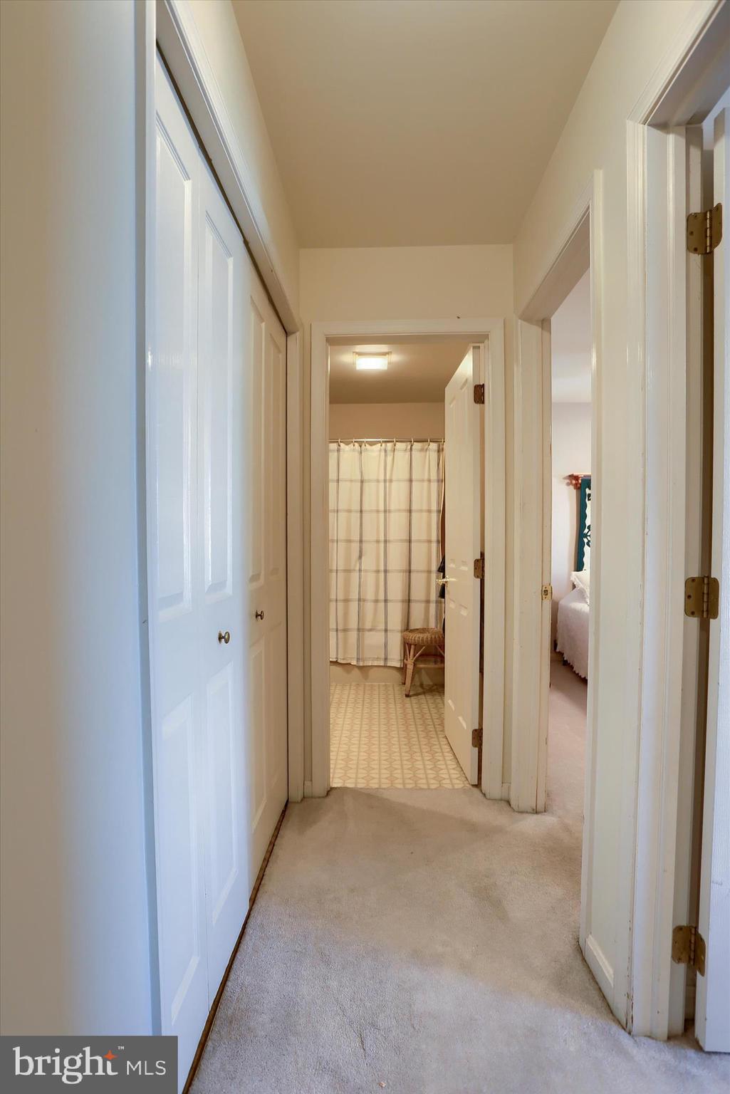 1402 RED MAPLE COURT