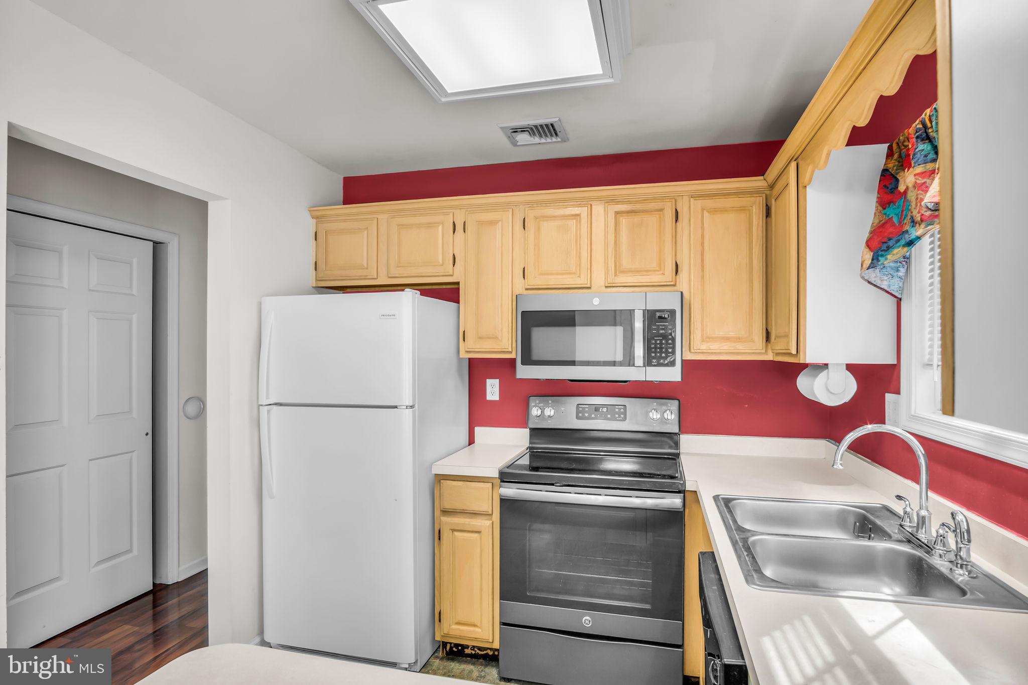 128 W PORTLAND STREET 11