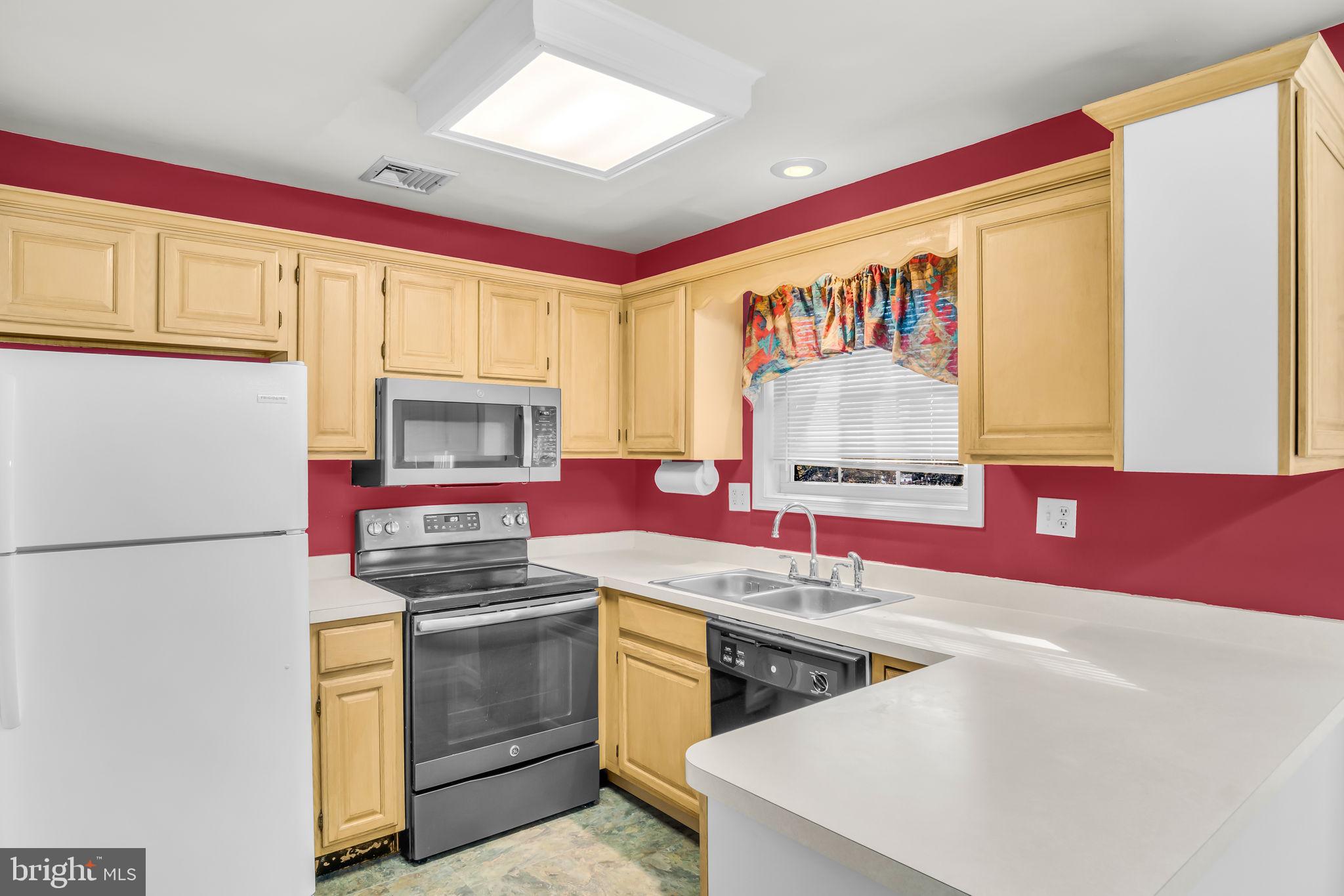 128 W PORTLAND STREET 11